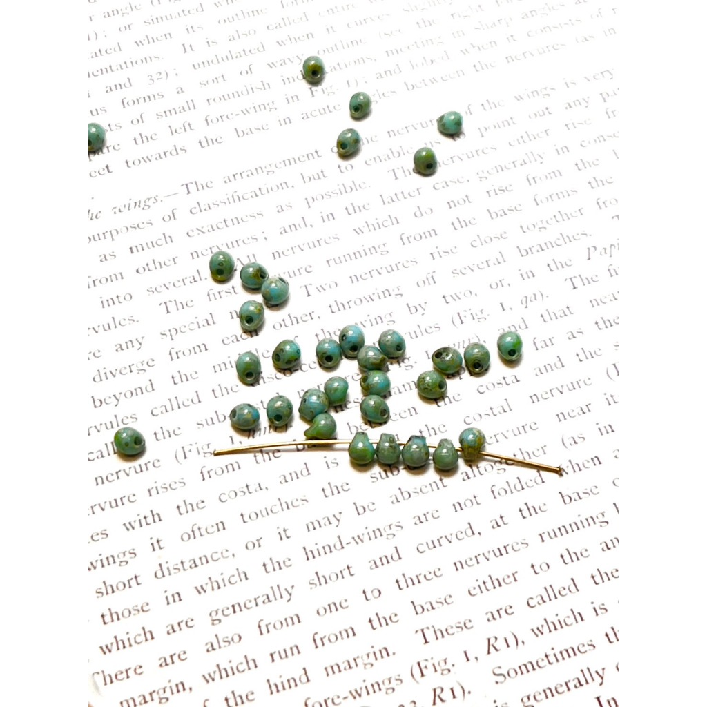 (賣場滿200才出貨)283畢卡索不透明藍綠3.7mm水滴珠