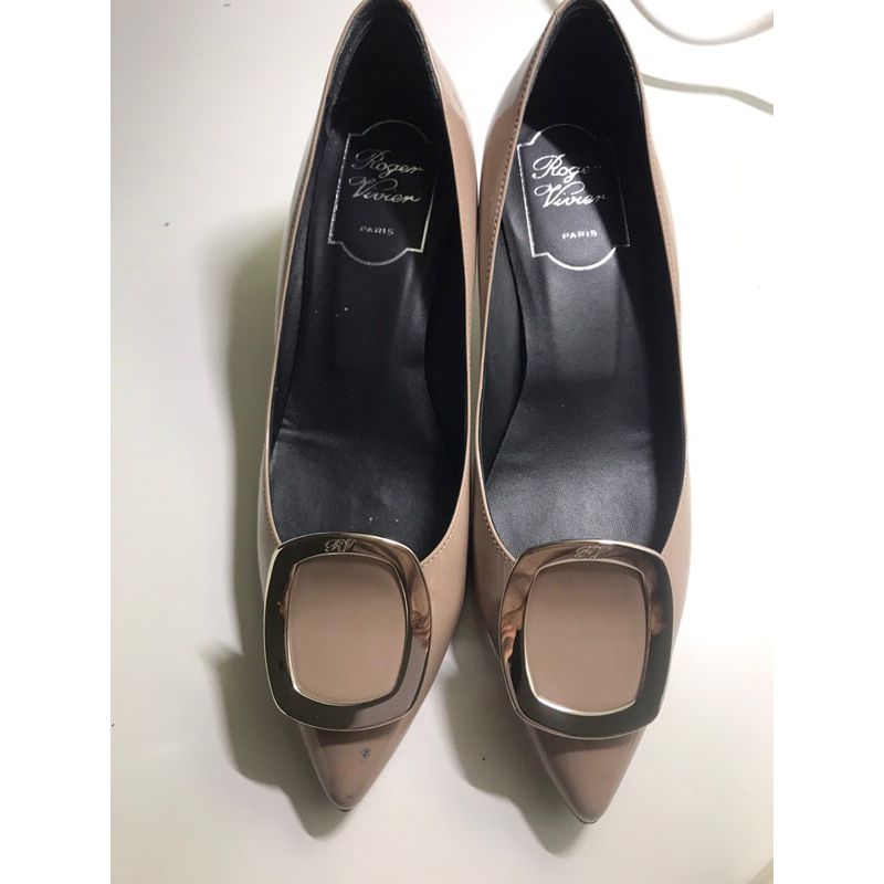 roger vivier （Belle De Nuit patent leather pumps-Taupe）