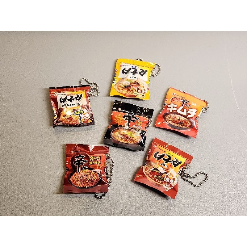 辛拉麵 泡麵 扭蛋 轉蛋 迷你 玩具 食玩 吊飾 六款合售 二手出清