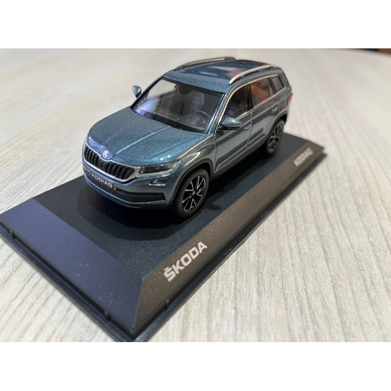 Skoda Kodiaq 1/43 metal grey 棕熊 模型車 (全新，盒損）