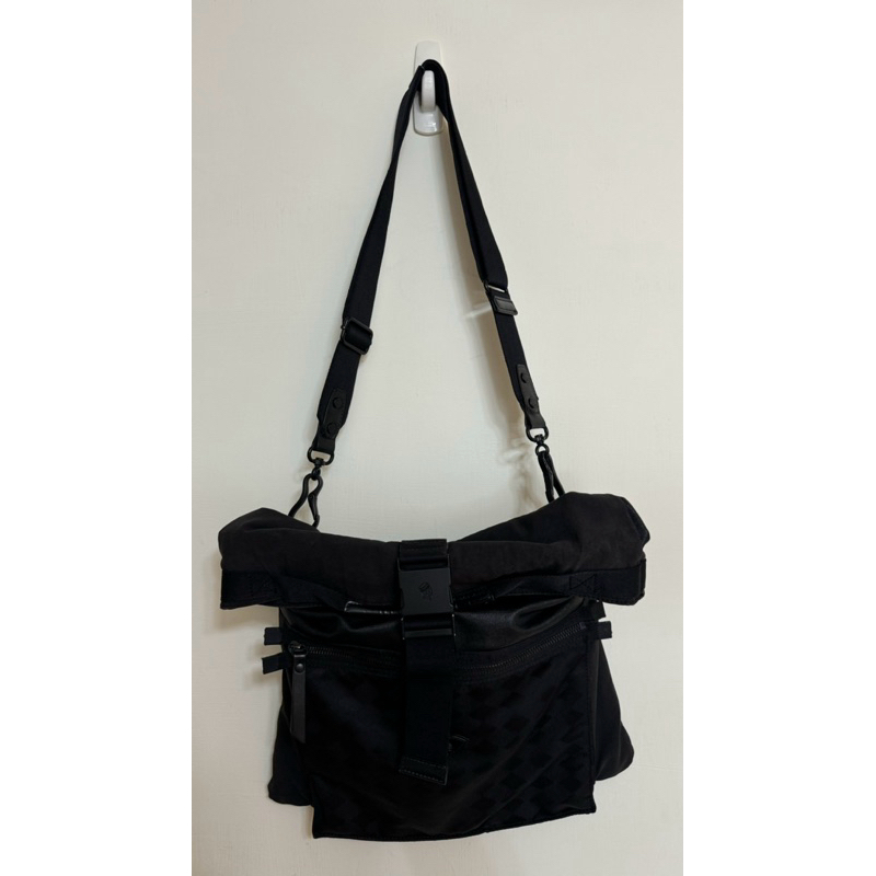 日本Porter International Brown Lining Shoulder bag 斜背 側背包 經典黑色
