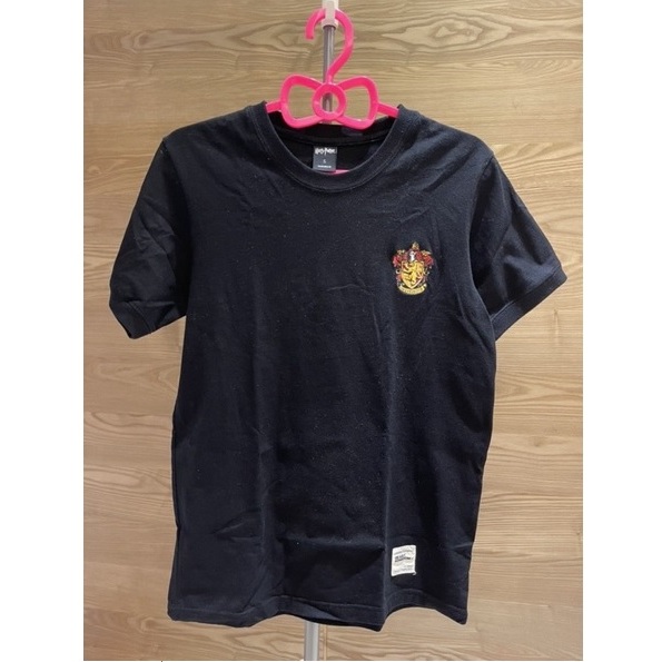 【雪若精品小舖】野獸國 黑色 Harry Potter 哈利波特學院徽章短袖T恤（S）9成新