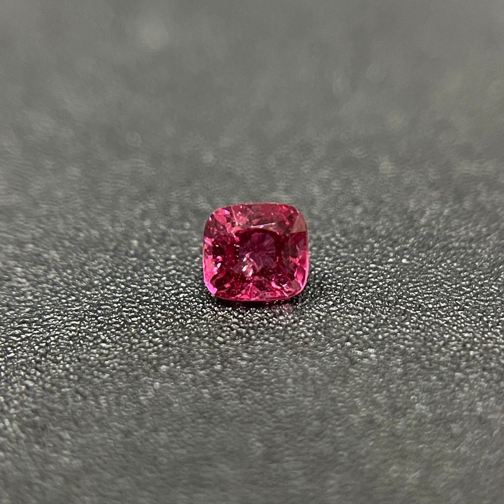 天然粉色尖晶石(Pink Spinel)裸石0.32ct [基隆克拉多色石]