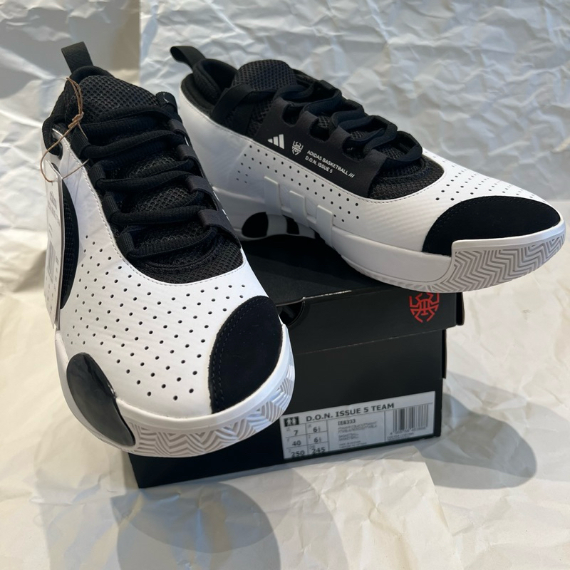 Adidas D.O.N. ISSUE 5 TEAM US7/25CM 籃球鞋 黑白
