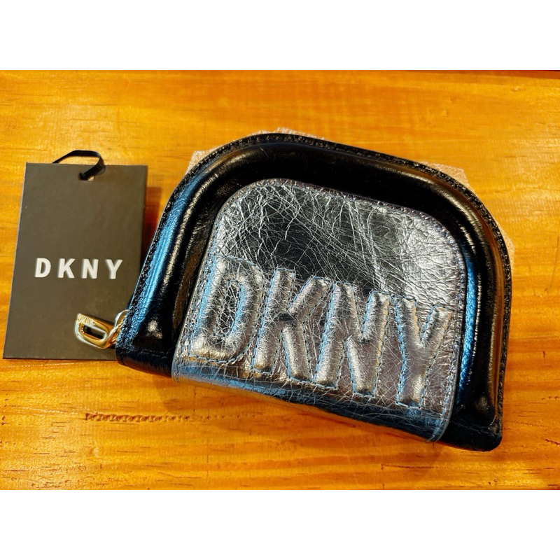 美國DKNY半月含鏡拉鍊零錢卡片短夾