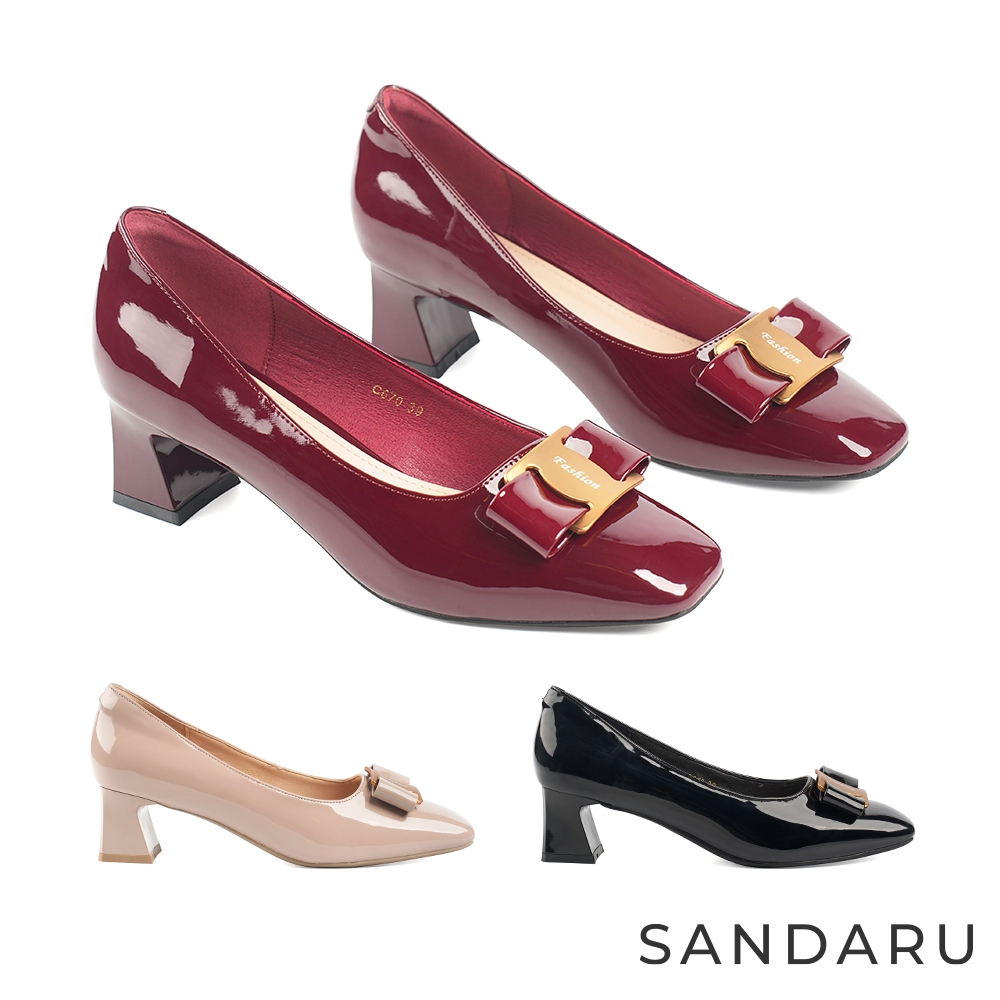 山打努SANDARU-跟鞋 方頭金飾蝴蝶結漆皮中跟鞋