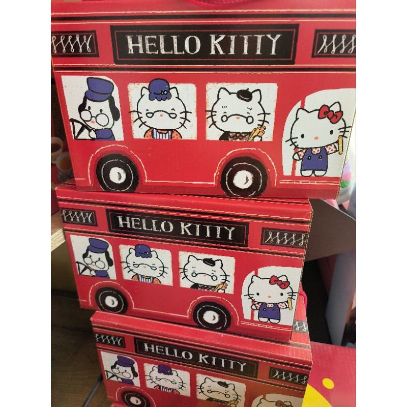 （出清又要搬家）hello kitty 面紙木盒禮盒（芝麻蛋捲）