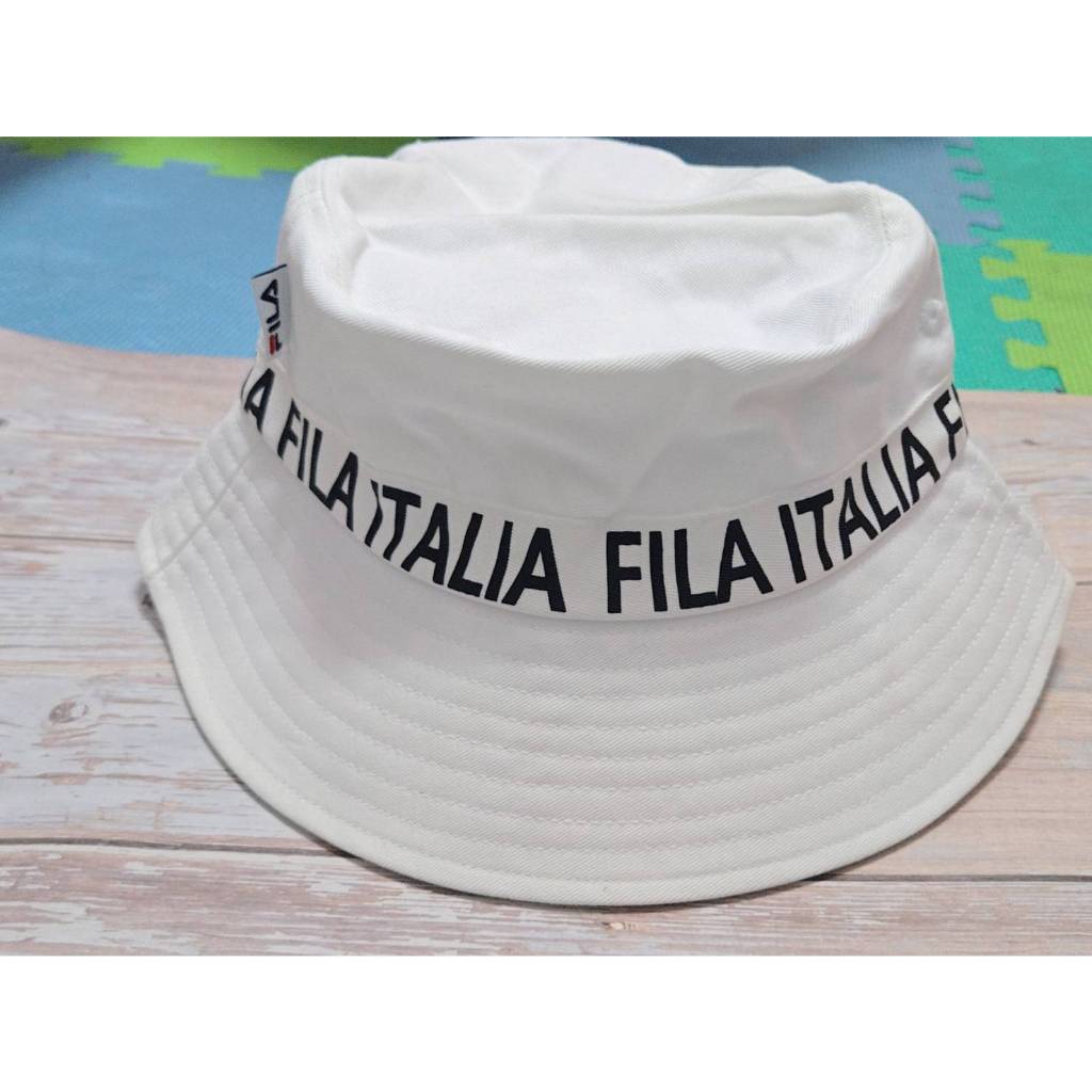 450元(2手，有使用收納痕跡)FILA 白色字標環漁夫帽