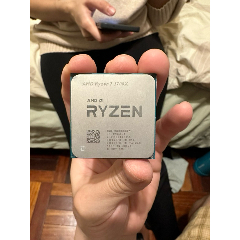 AMD Ryzen 7 3700x 八核16緒 含全新散熱器