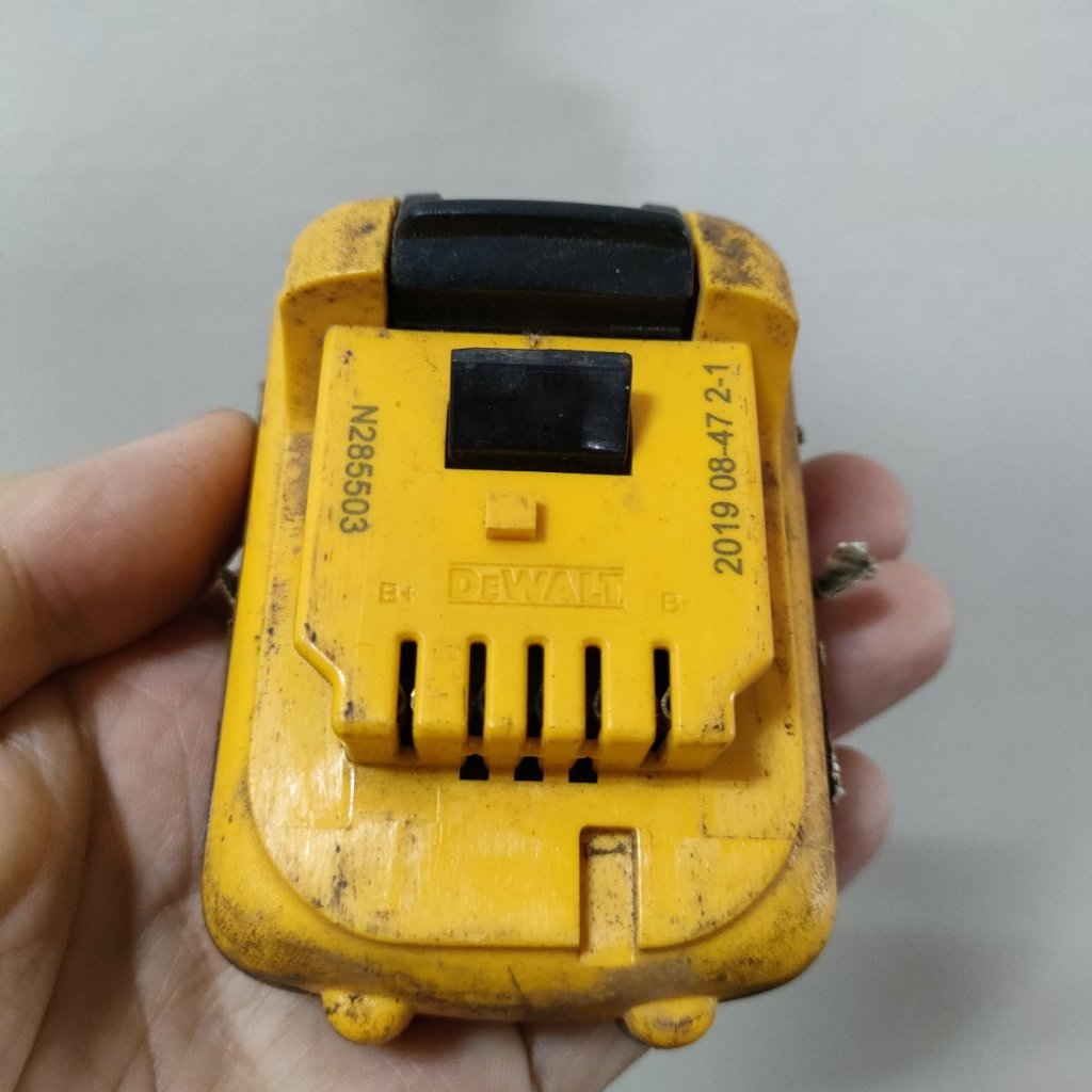 故障 電池 DeWALT 得偉 10.8V  12.0AH 電動工具 DCB127