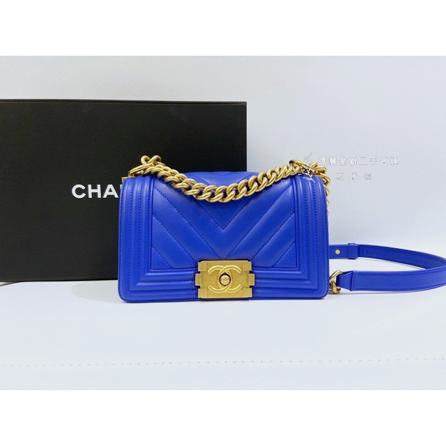 遠麗精品(板橋店)s3991CHANEL 寶藍小牛皮金釦BOY20 A67085