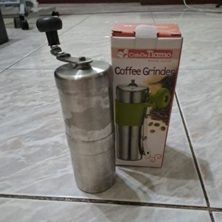 〔 Tiamo 手搖磨豆機 (全不鏽鋼外殼) / 咖啡豆研磨機 〕