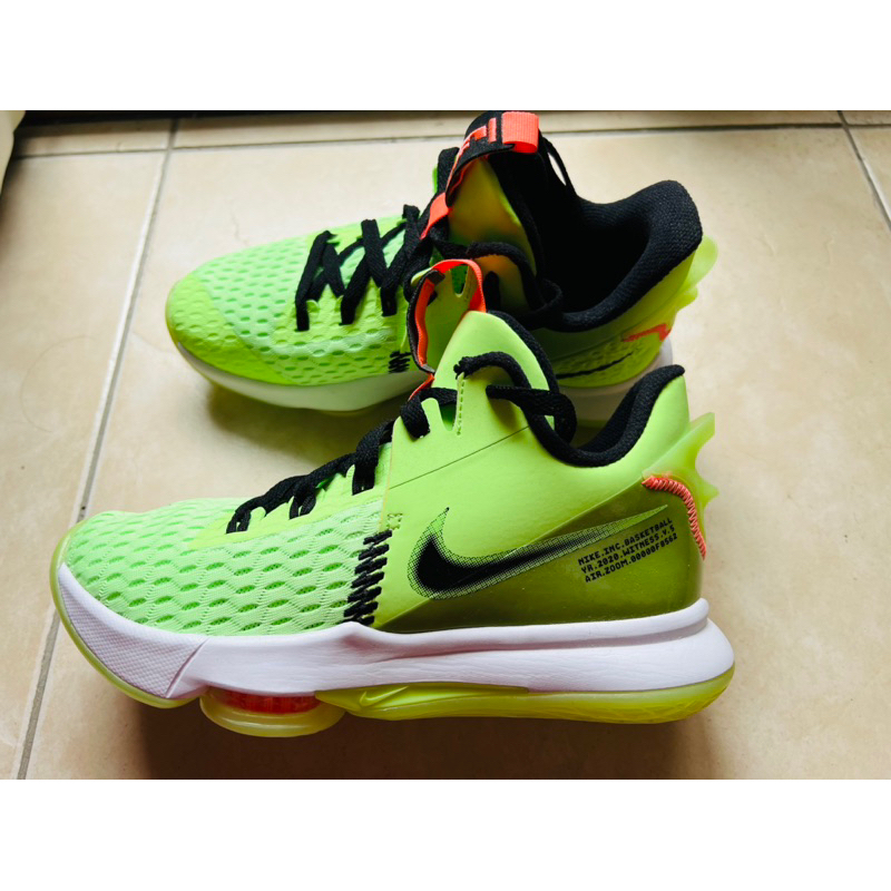 （全新正品26cm)  LeBron James Nike籃球鞋 WITNESS V EP 螢光綠男女運動氣墊鞋
