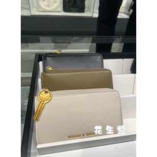 新加坡🇸🇬小CK代購 CHARLES&KEITH 鑰匙拉鍊皮夾 - 黑色/奶油白/橄欖綠 6-11200013-1