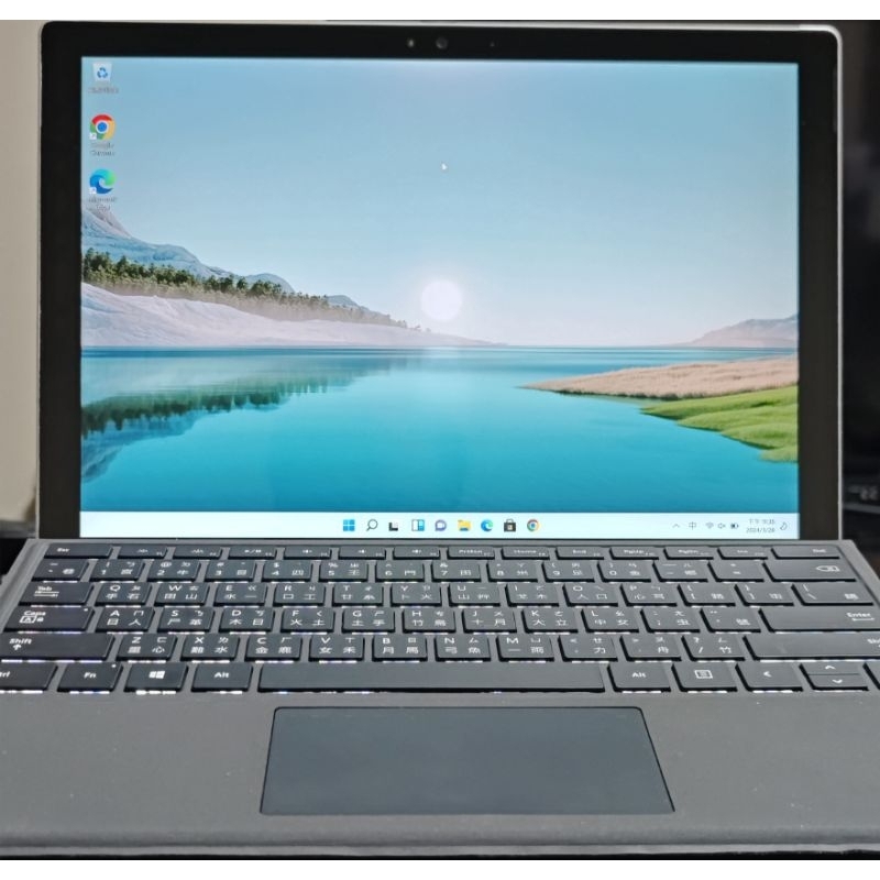 微軟Surface Pro 4(i7/16G/256 SSD)含鍵盤，外觀如圖，輕便好攜帶，詳閱說明，可直接下標