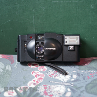 【星期天古董相機】 Olympus XA2+A11 閃燈 35mm F3.5 估焦 街拍 相機
