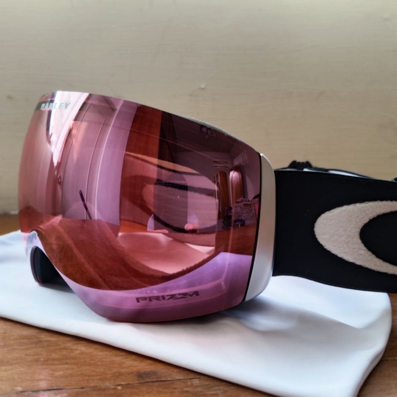 OAKLEY Flight Deck 雪鏡 滑雪風鏡 粉色PRIZM™ 球面鏡片。