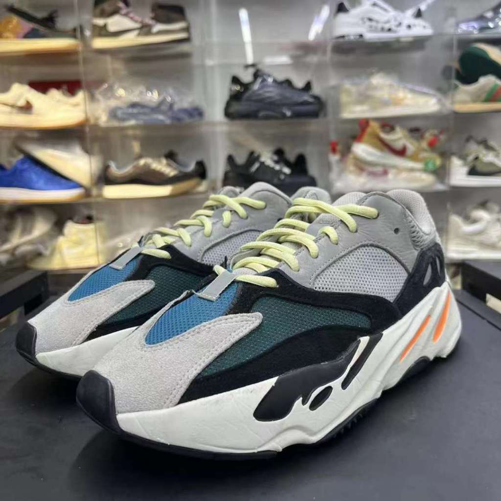 《二手寄賣》Yeezy 700 US9 無盒 很新