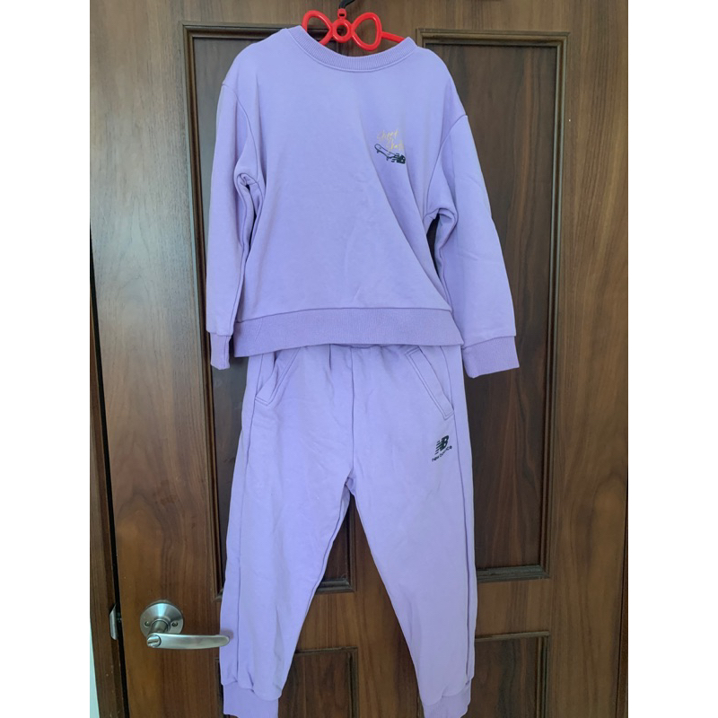 二手 New Balance 紫色滑板圖案長袖長褲套裝 120cm