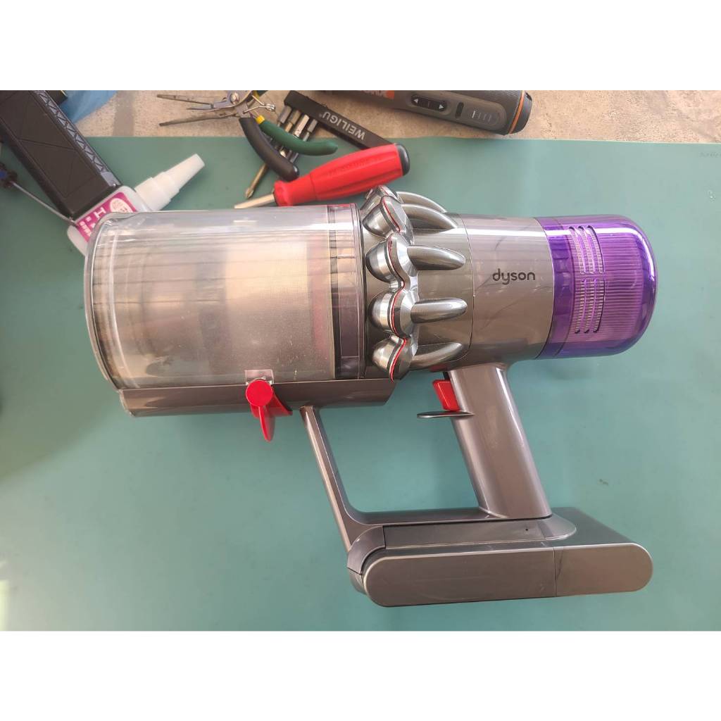 dyson 戴森 V7 V8 V10 V11 全系列 吸塵器維修  馬達更換 高雄 維修送濾芯及固定扣