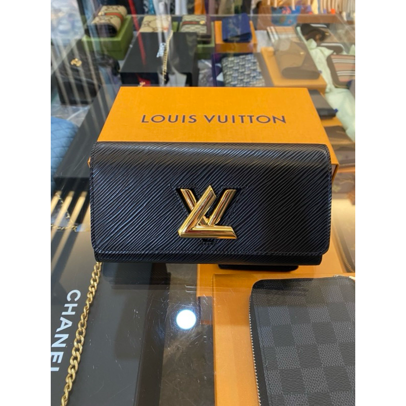 鹿晉歐美精品🦌 Louis Vuitton LV M80690 金字LV 黑色信封式長夾
