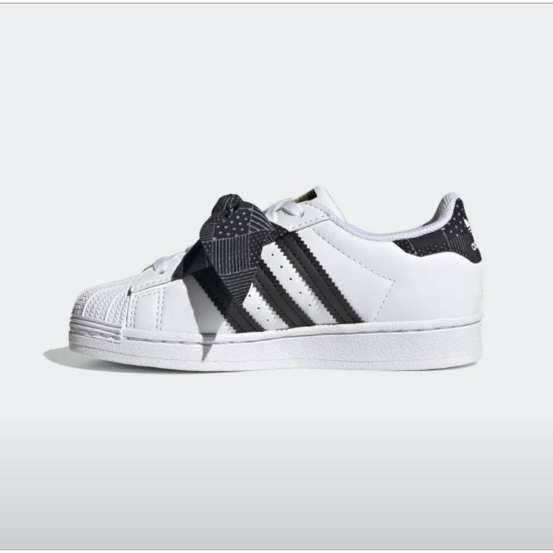 Adidas 蝴蝶結貝殼鞋