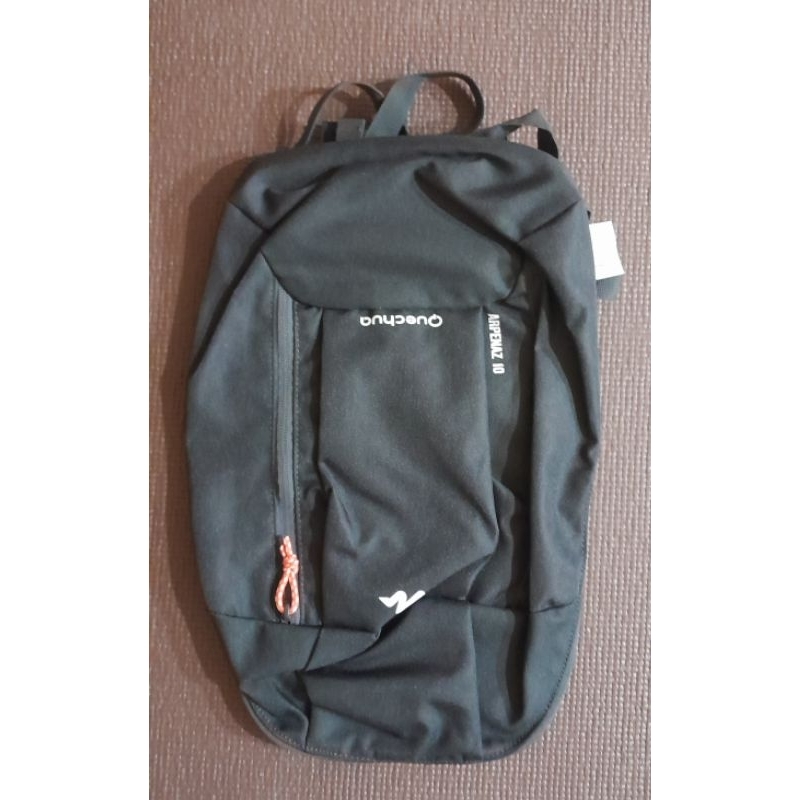 Quechua 背包 10L 黑色 全新