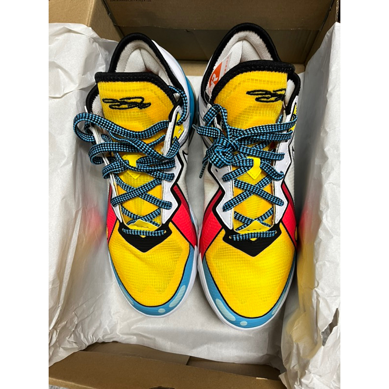 全新！降價出售S.G NIKE LEBRON 18 XVIII LOW 卡通塗鴉 二次元 籃球鞋 男款