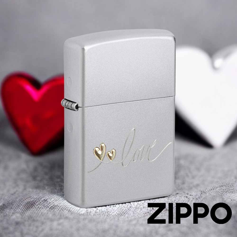 ZIPPO 書寫愛情防風打火機 48725 緞面鉻材質 雙色調工藝 “Love”精緻地蝕刻 黃銅色調 終身保固