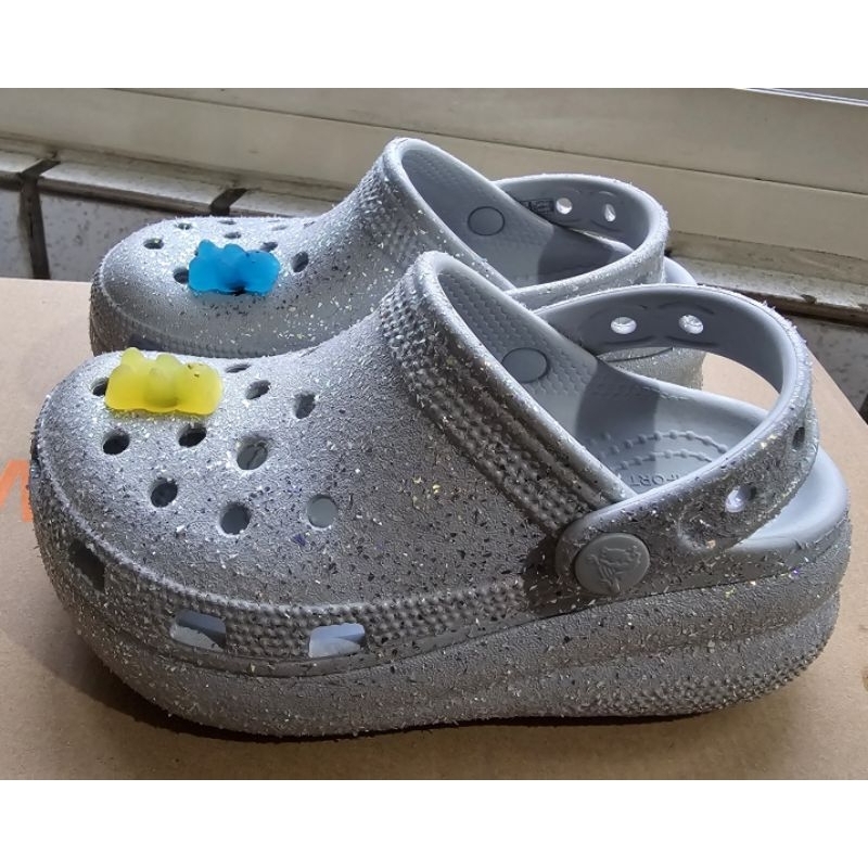 Crocs 銀色雪花厚底兒童涼鞋