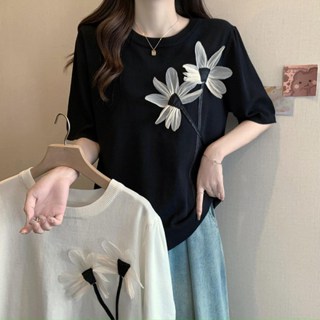 胖胖美依 短袖上衣 大碼T恤 中尺碼上衣 XL-3XL春夏款針織冰絲上衣精緻立體花朵圓領短袖MB159-3036.