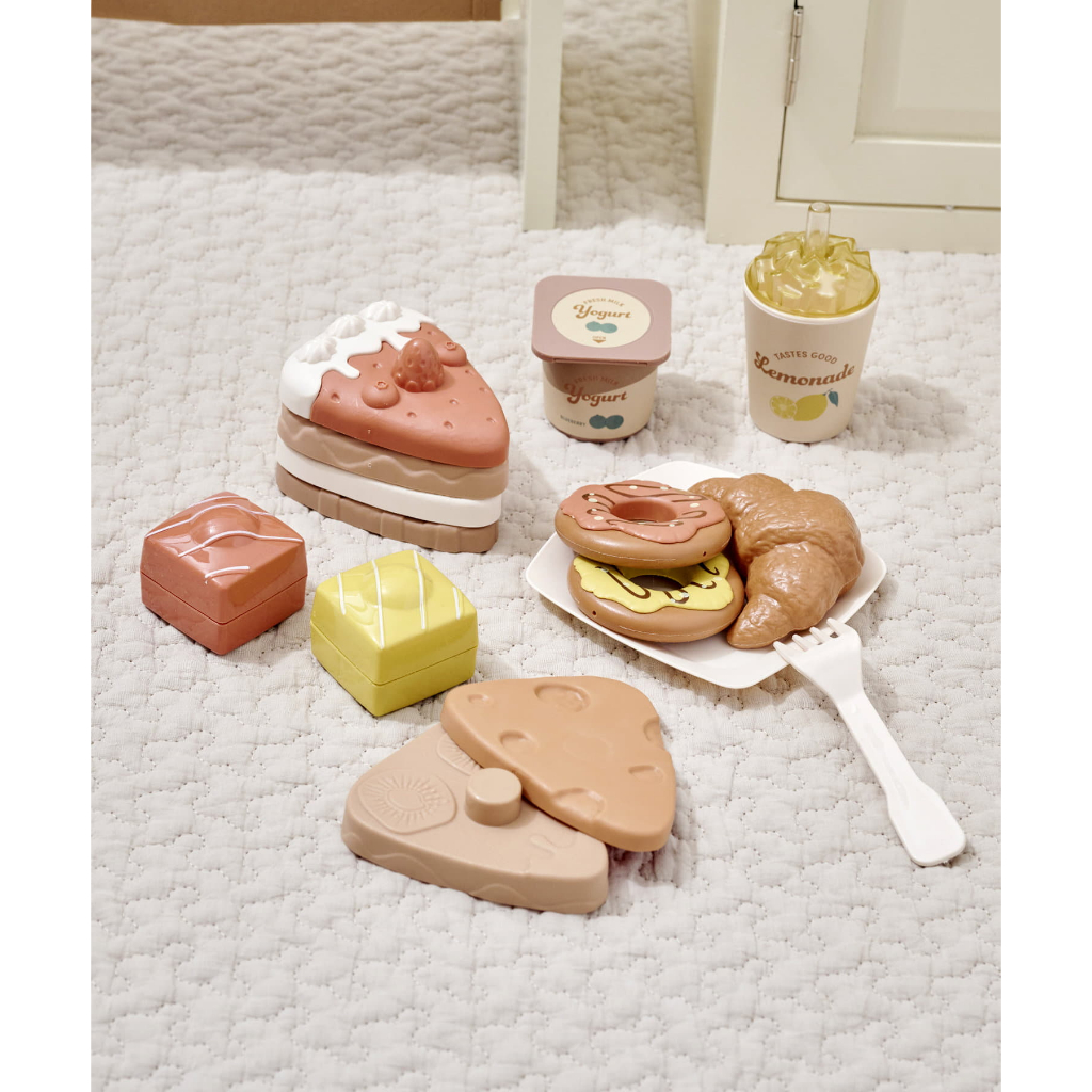 【日本代購】【3COINS】甜點套裝 甜甜圈 麵包 糖果 蛋糕 水 酸奶 玩具 扮家家酒 生日 禮物 組裝 安全 幼童