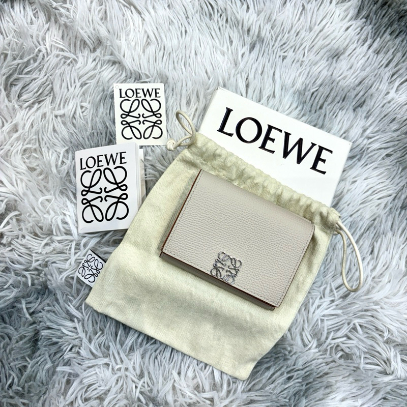『RC代購』 Loewe 小牛皮短夾 三折短夾 零錢袋 錢包 二手精品 日本購入