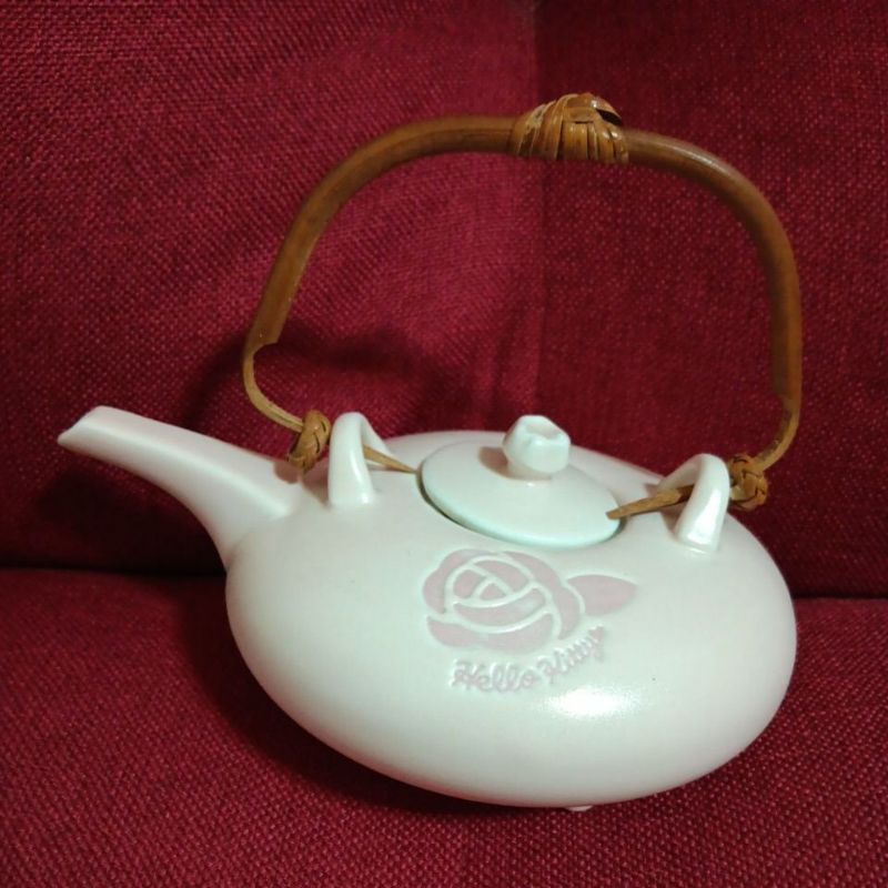早期全新的 2005年 日本製 Hello Kitty 陶瓷茶具組 竹編手把 一壺2杯 泡茶組 絕版珍藏
