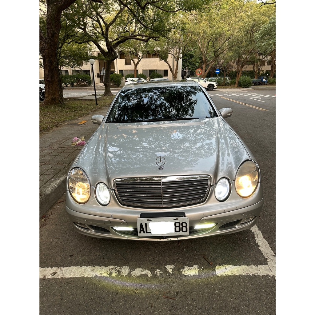 賓士 2004年，W211 E200K classic 銀色，1800cc