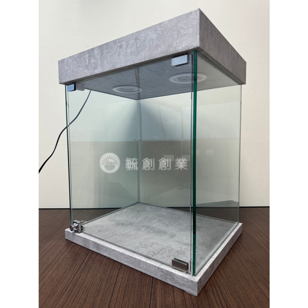 玻璃櫃 模型展示櫃 桌上型玻璃櫃 黑色/清水模灰 崁燈玻璃櫃