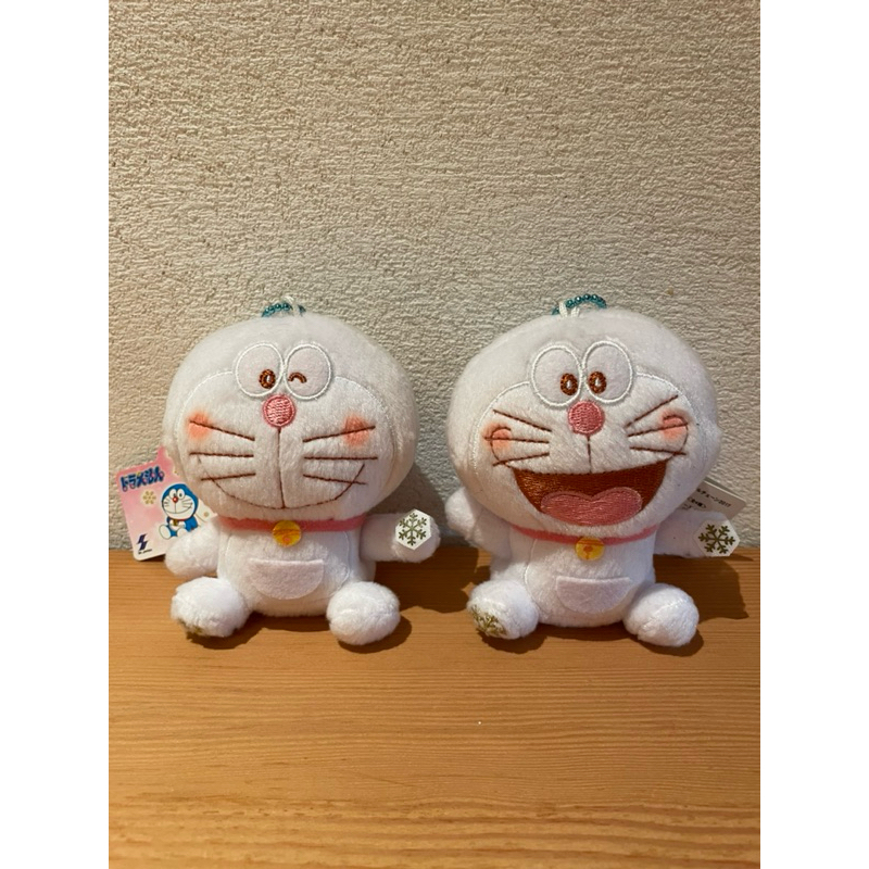 日本夾娃娃機 白色雪花哆啦A夢 正版 （2隻合售）