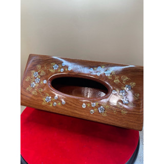 花梨木鑲貝雕花面紙盒