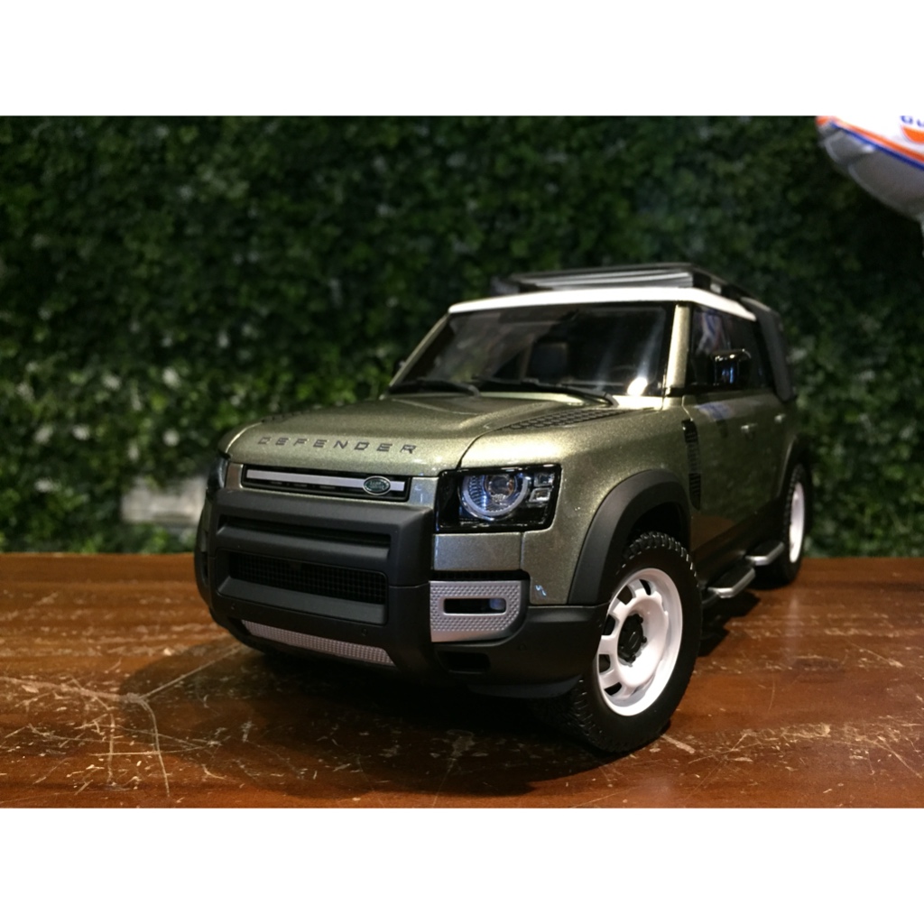 1/18 Almost Real Land Rover Defender 110 Green 810804【MGM】