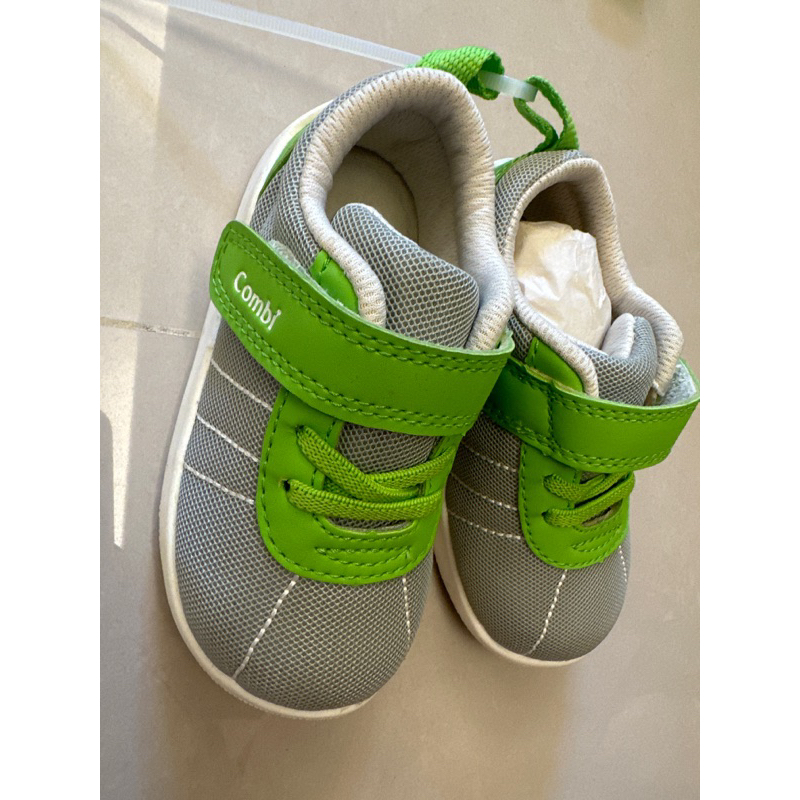 全新 Combi 健康鞋14.5 (灰綠）