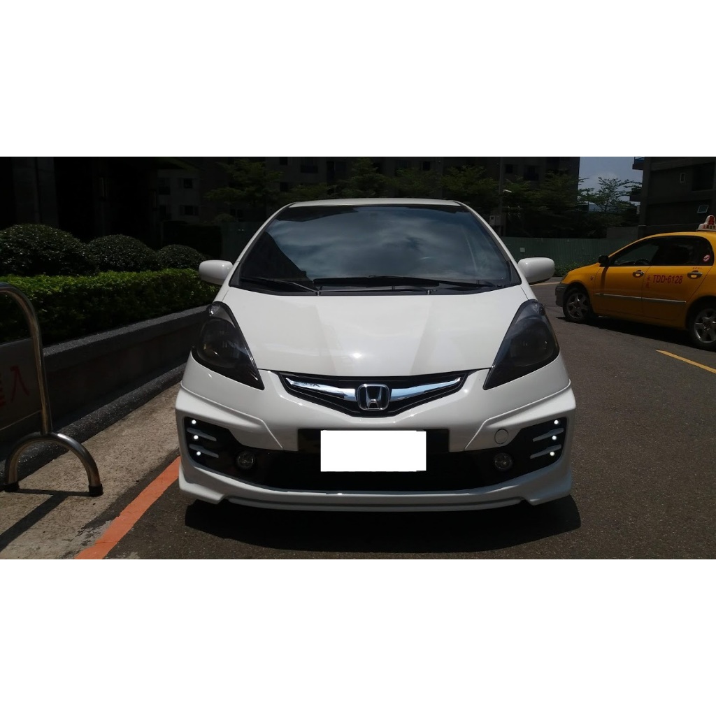 中古車 2010 HONDA FIT 白色 跑七萬 五門五人座 專賣 一手 自用 國產 轎車 房車 五門 掀背 休旅車