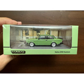 1/64 Tarmac Works T64R-050-GRN Volvo 242 Custom 棕櫚綠