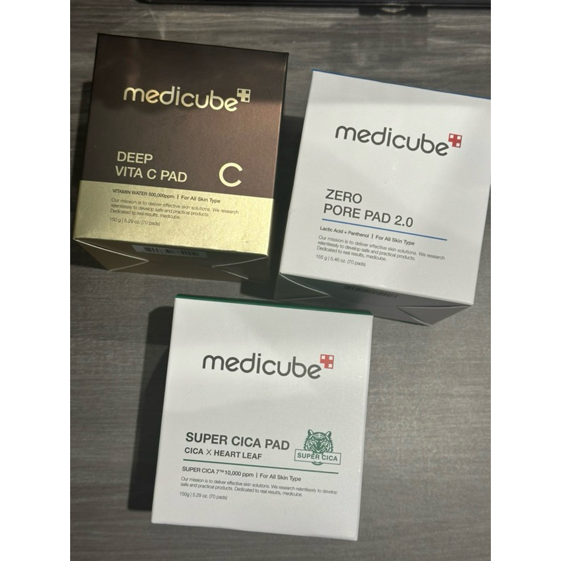 #白  MEDICUBE 毛孔爽膚棉 收縮毛孔精華液 積雪草爽膚棉 維他命C