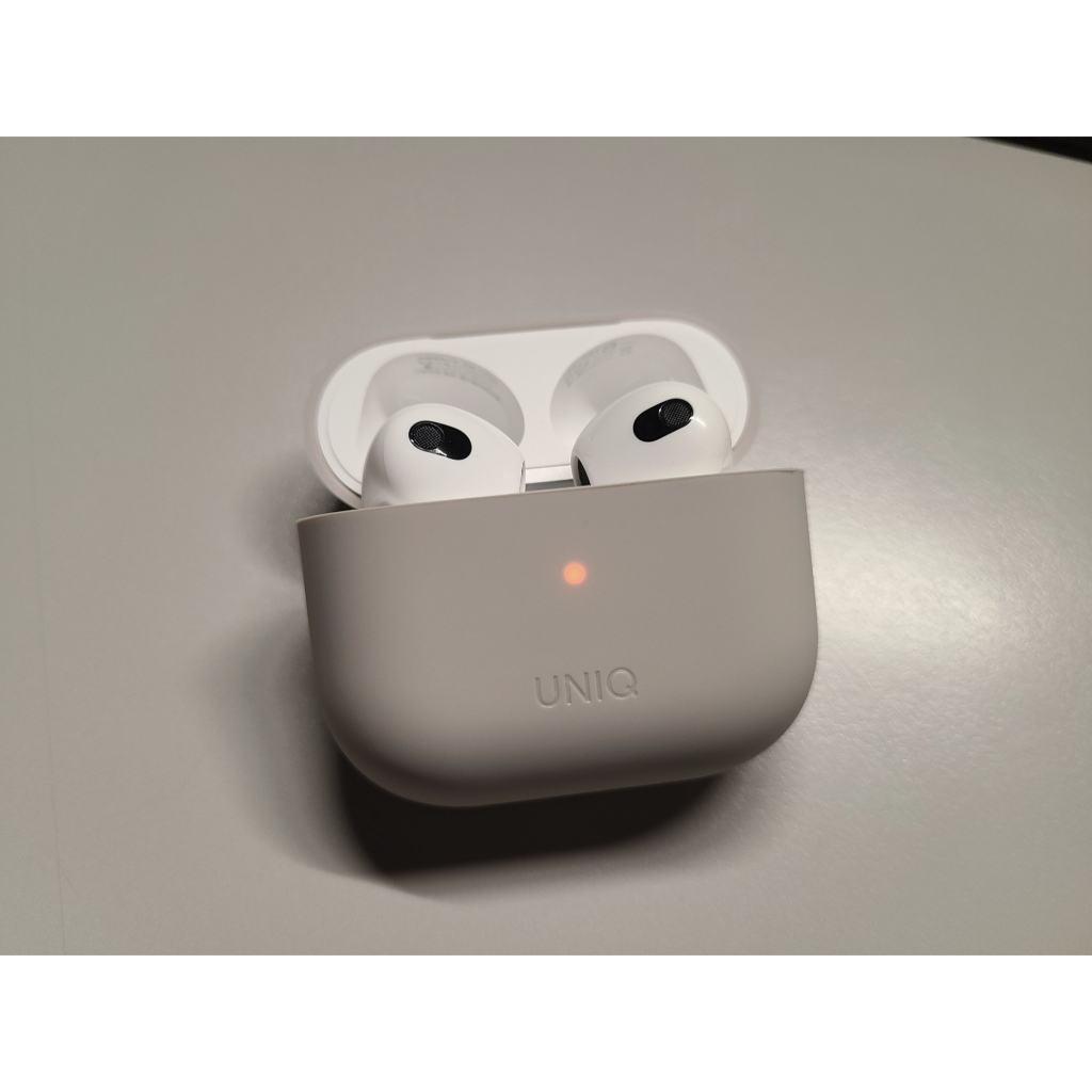 Apple AirPods 3代 搭配MagSafe充電盒 &amp; UNIQ液態矽膠保護套 二手(2022四月購入)