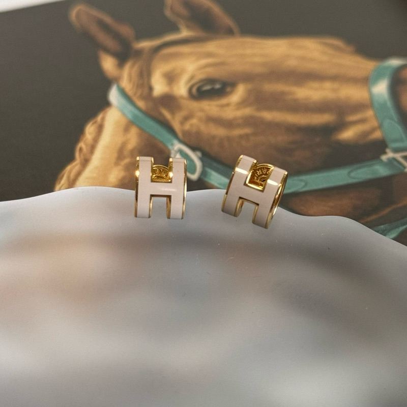 在台現貨🩷18000 愛馬仕 Hermès 奶茶色 mini pop h 金 耳釘 耳環 耳針