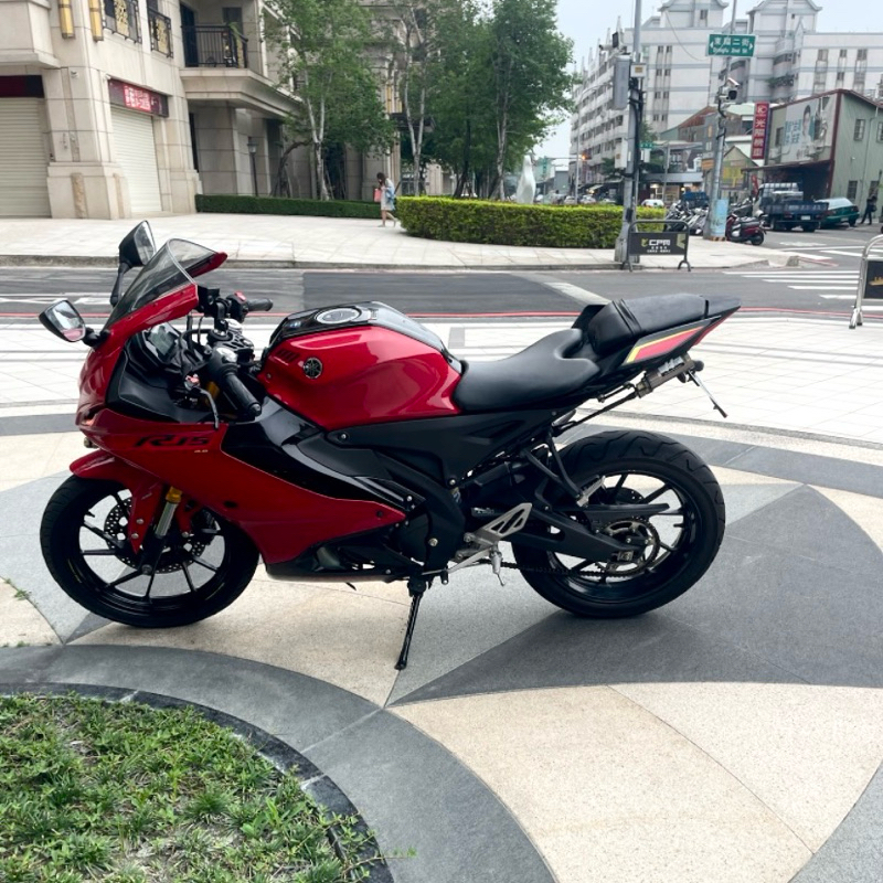 R15 V4/二手擋車/山葉（YAMAHA）/二手輕擋車/擋車/可分期/0元交車隔月繳款/免保人/視訊看車