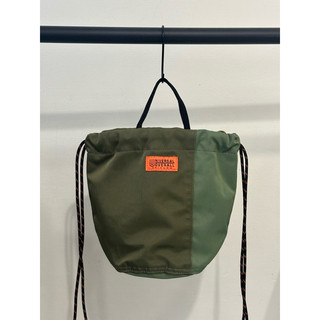 {The PAST}台北門市 UNIVERSAL OVERALL 尼龍 抽繩 單肩包 軍綠 二手 現貨
