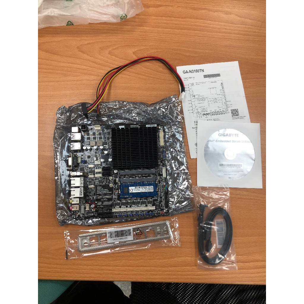 9成新GA-N3160TN  Intel® Celeron™ N3160 近全新  附ddr3 4gb (盒裝配件如圖)