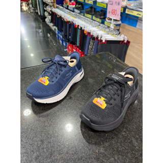 SKECHERS GO RUN MAX CUSHIONING 女款 寬楦 慢跑鞋 128930WBBK 黑 NVLV 藍