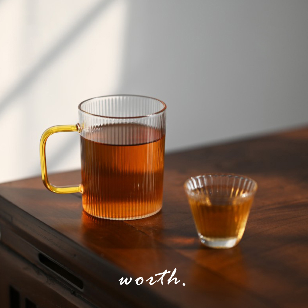 渥思【現貨】日式簡約把手豎紋玻璃杯 耐熱玻璃 茶杯 咖啡杯 啤酒杯 馬克杯